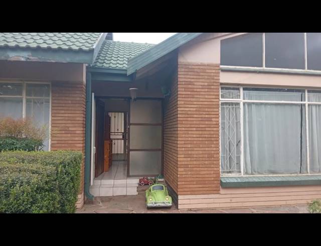 3 BEDROOM HOUSE FOR SALE IN THREE RIVERS